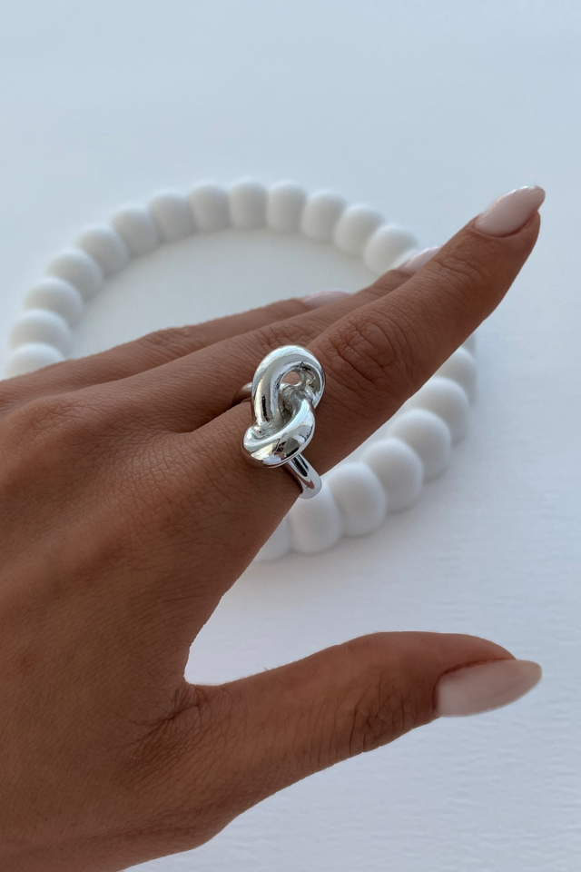 Yeni Seri Cilalı Ünlü Model Düğüm Tasarım Günlük Ayarlanabilir Kadın Çelik Yüzük Gümüş