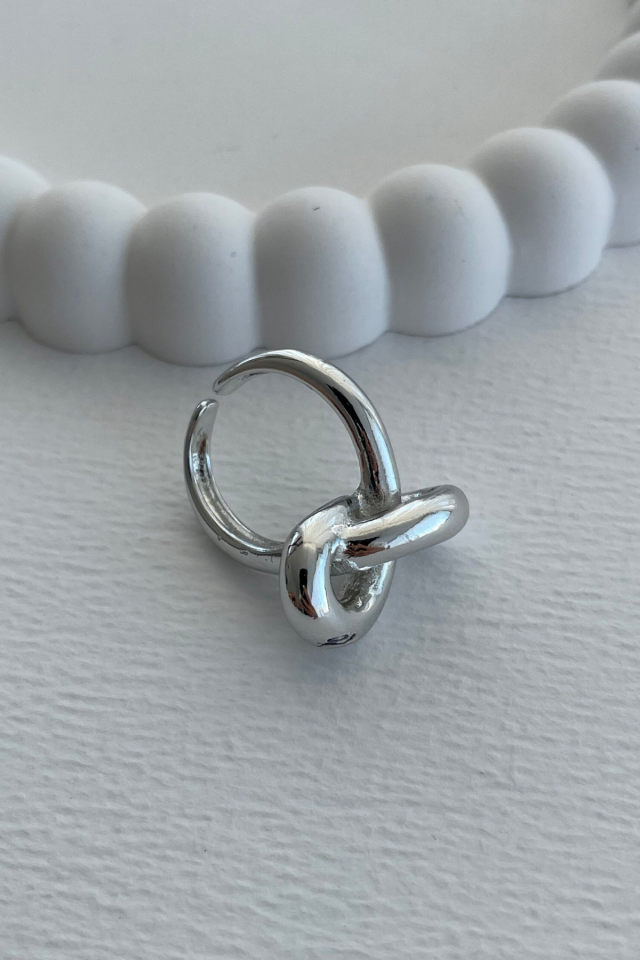 Yeni Seri Cilalı Ünlü Model Düğüm Tasarım Günlük Ayarlanabilir Kadın Çelik Yüzük Gümüş