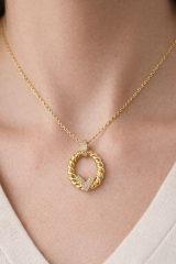 Zarif Burgulu Elips Zirkon Taşlı V Tasarım Renk Atmaz Kararmaz Kadın Çelik Kolye