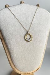 Zarif Burgulu Elips Zirkon Taşlı V Tasarım Renk Atmaz Kararmaz Kadın Çelik Kolye