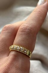 Regalia Üç Sıra Ortası Baget Taş Dizilimi Yuvarlak Taş Yarım Tur Gold Renk Ayarlanabilir Kadın Yüzük