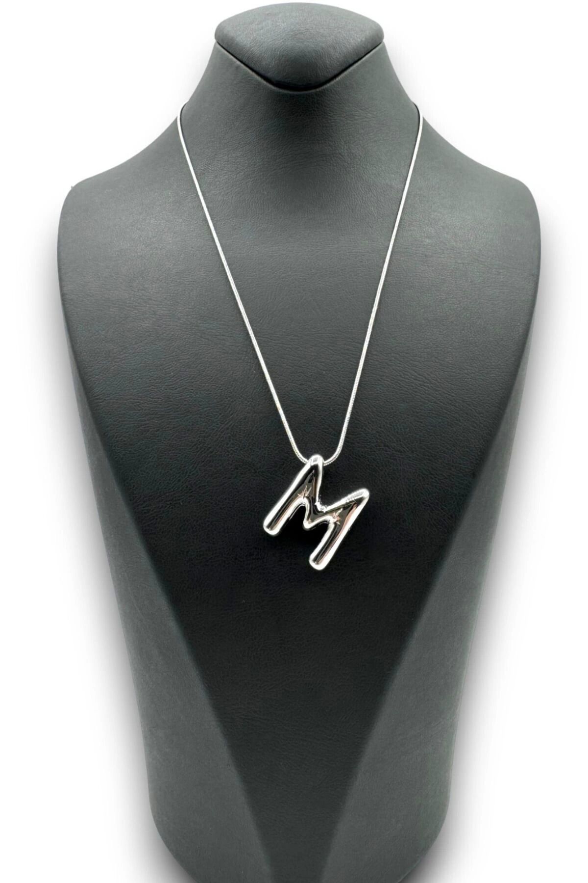 Yeni Sezon İthal Seri Balon Tasarım Gümüş Renk M Harfi 45 Cm Çelik Kadın Kolye