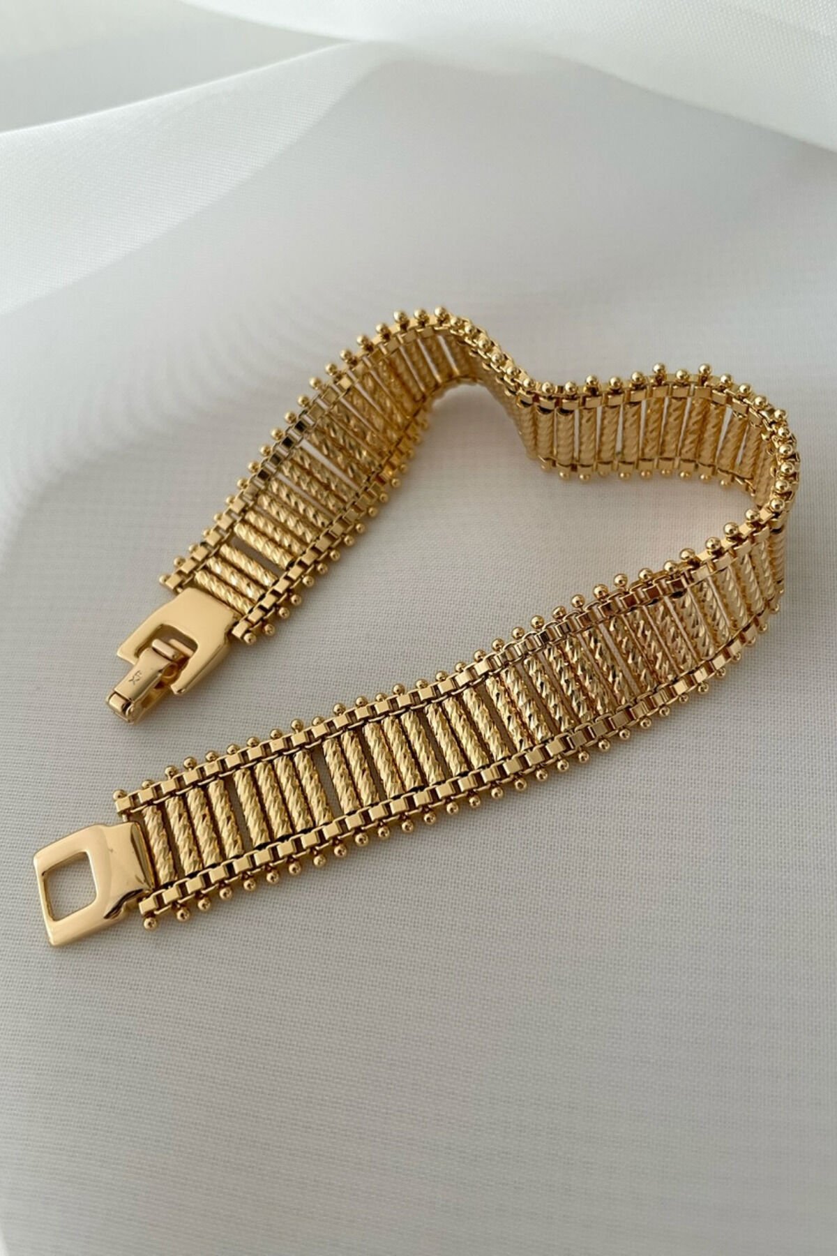 Özel Seri Tırtıklı Silindir Tasarım 14K Xuping Kadın Çelik Bileklik