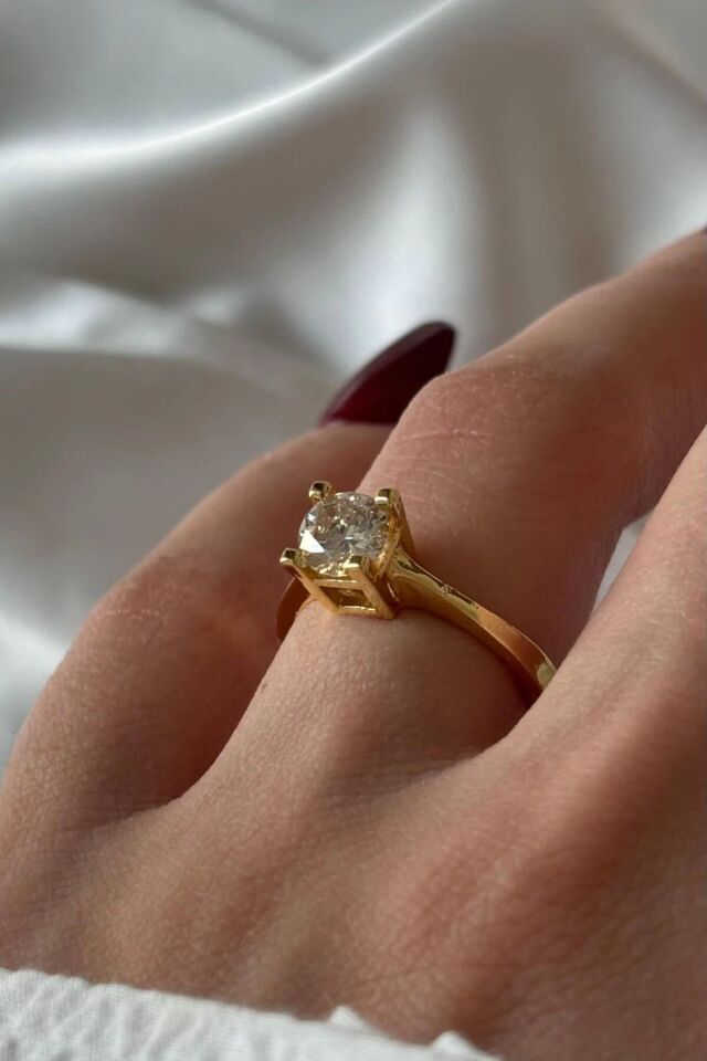 Premium Seri Klasik Yuvarlak Taşlı Tek Taş Tasarım Ayarlanabilir Kadın Çelik Yüzük Gold