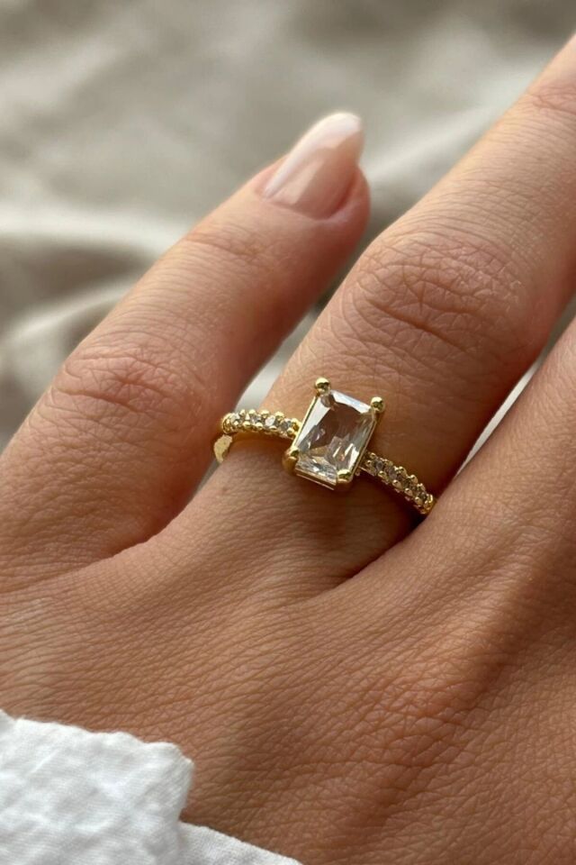 Lustre Klasik Baget Kesim Taşlı Sıra Bant Tek Taş Ayarlanabilir Kadın Yüzük Altın