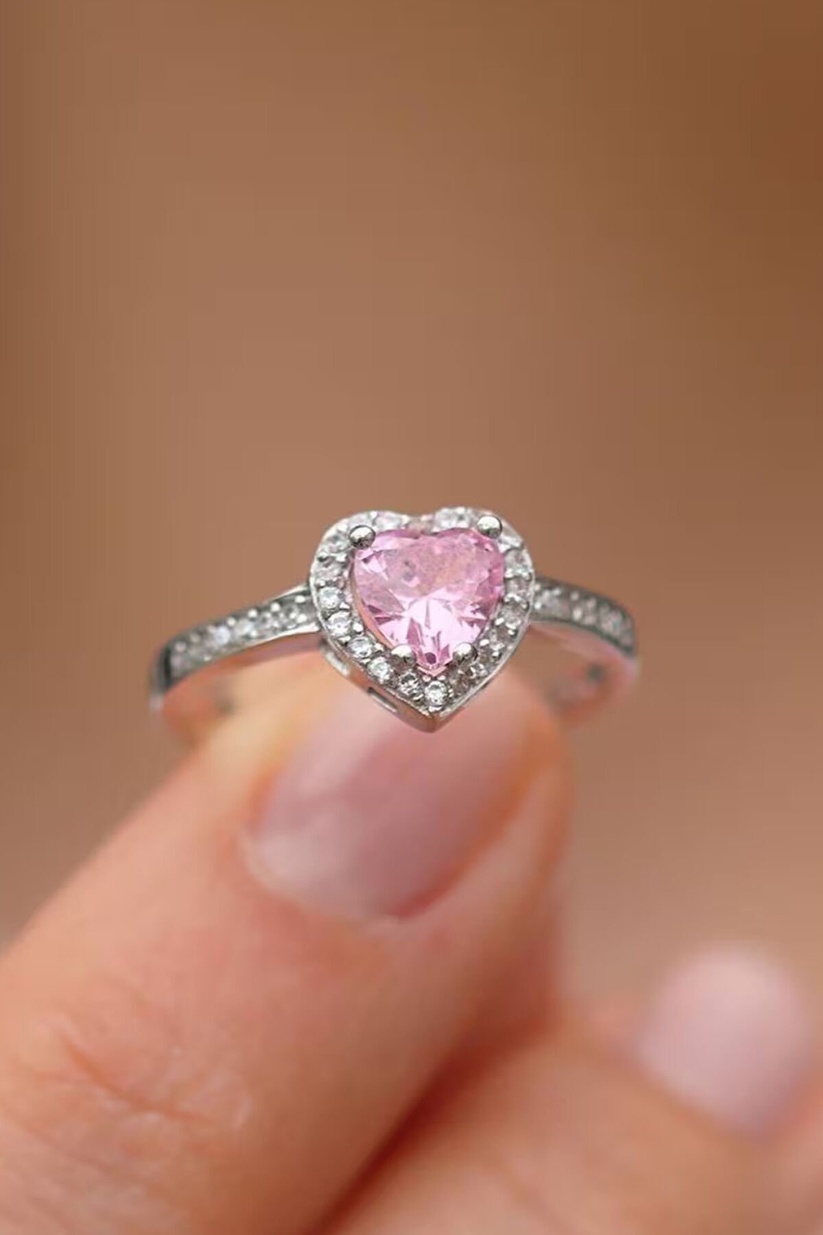 Premium Seri Sevgililer Günü Özel Pembe Zirkon Taşlı Kalp Tasarım Ayarlanabilir Kadın Çelik Yüzük