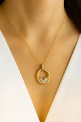 Zarif Burgulu Elips Zirkon Taşlı V Tasarım Renk Atmaz Kararmaz Kadın Çelik Kolye