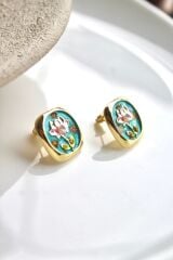 İncili Kare Pembe Lotus Çiçeği Motifli Kabartma Manzara Tasarım Kadın Çelik Küpe