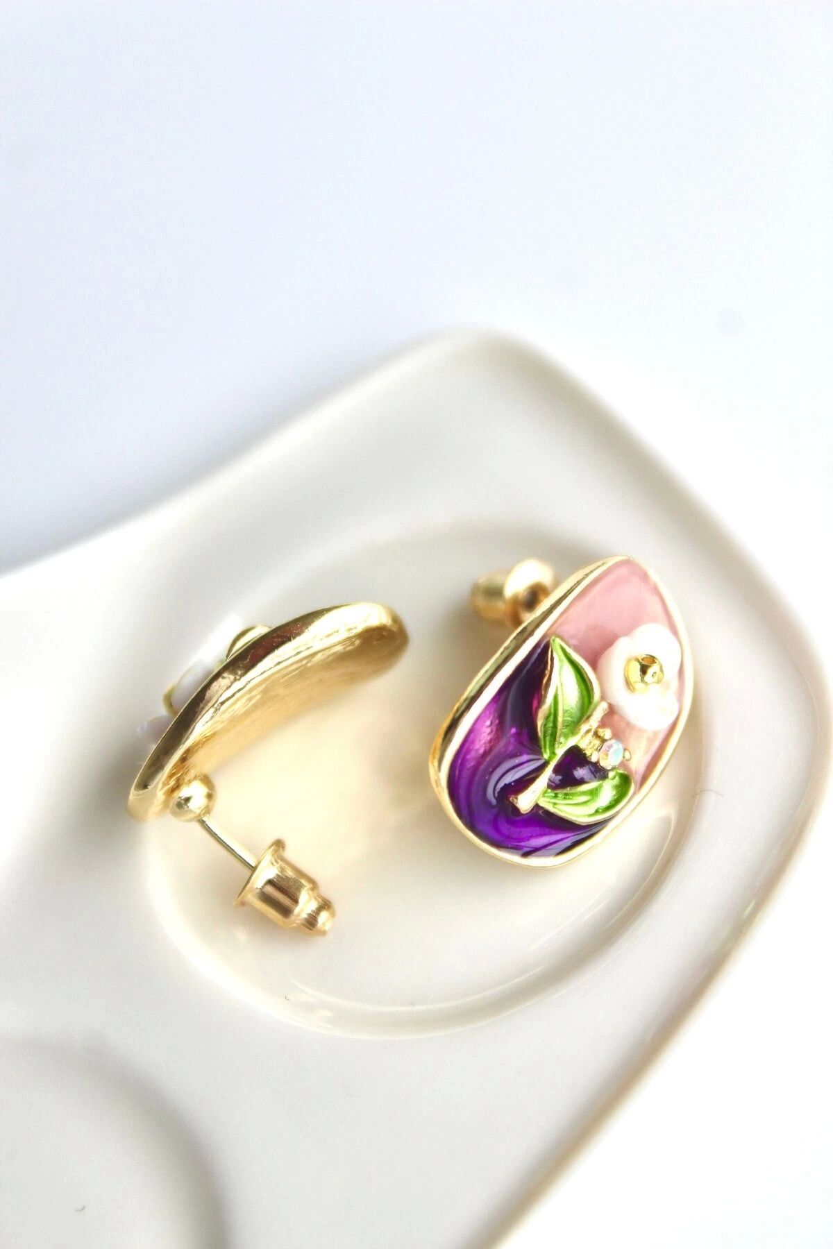 Vintage Çok Renkli Elips Beyaz Çiçek Motifli 3d Tablo Tasarım Kadın Çelik Küpe