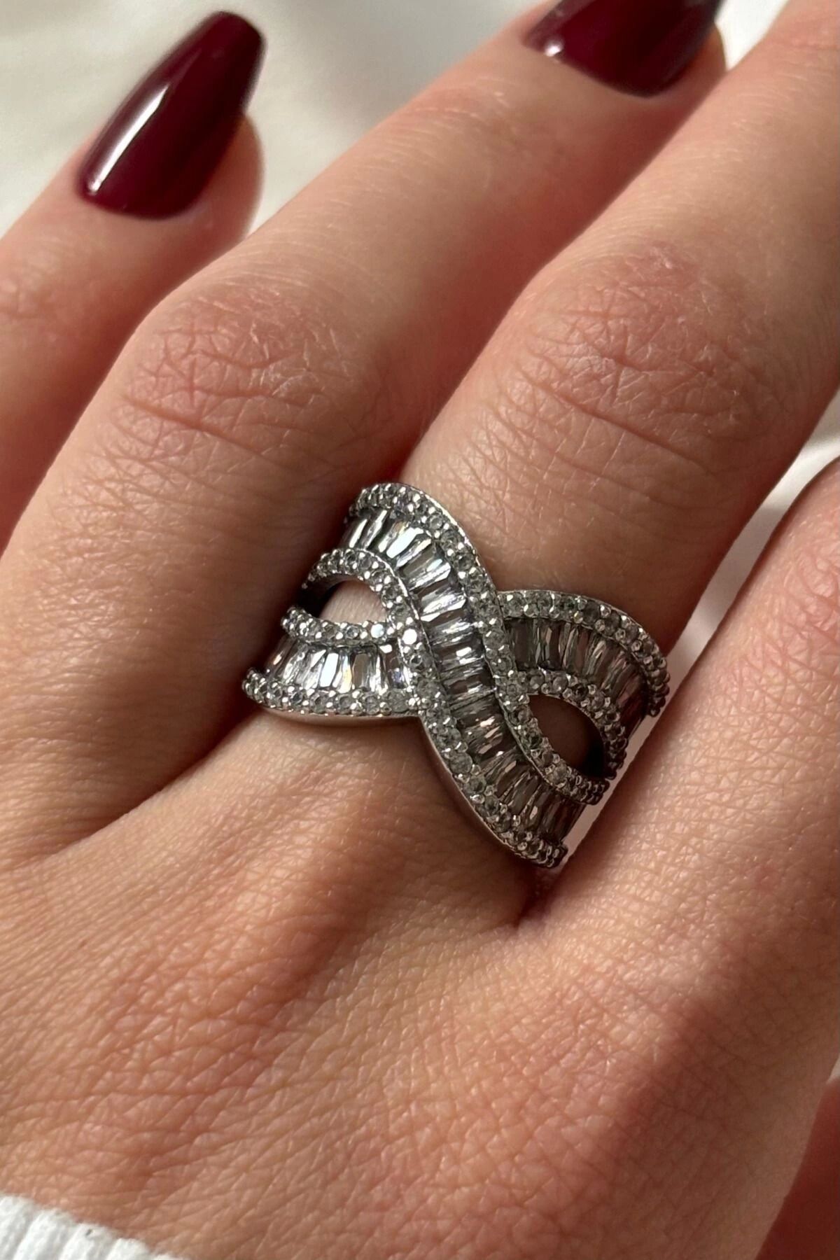 Exclusive Seri Ayarlanabilir Kararmaz Gurmet Model Zirkon Taşlı Kadın Çelik Yüzük