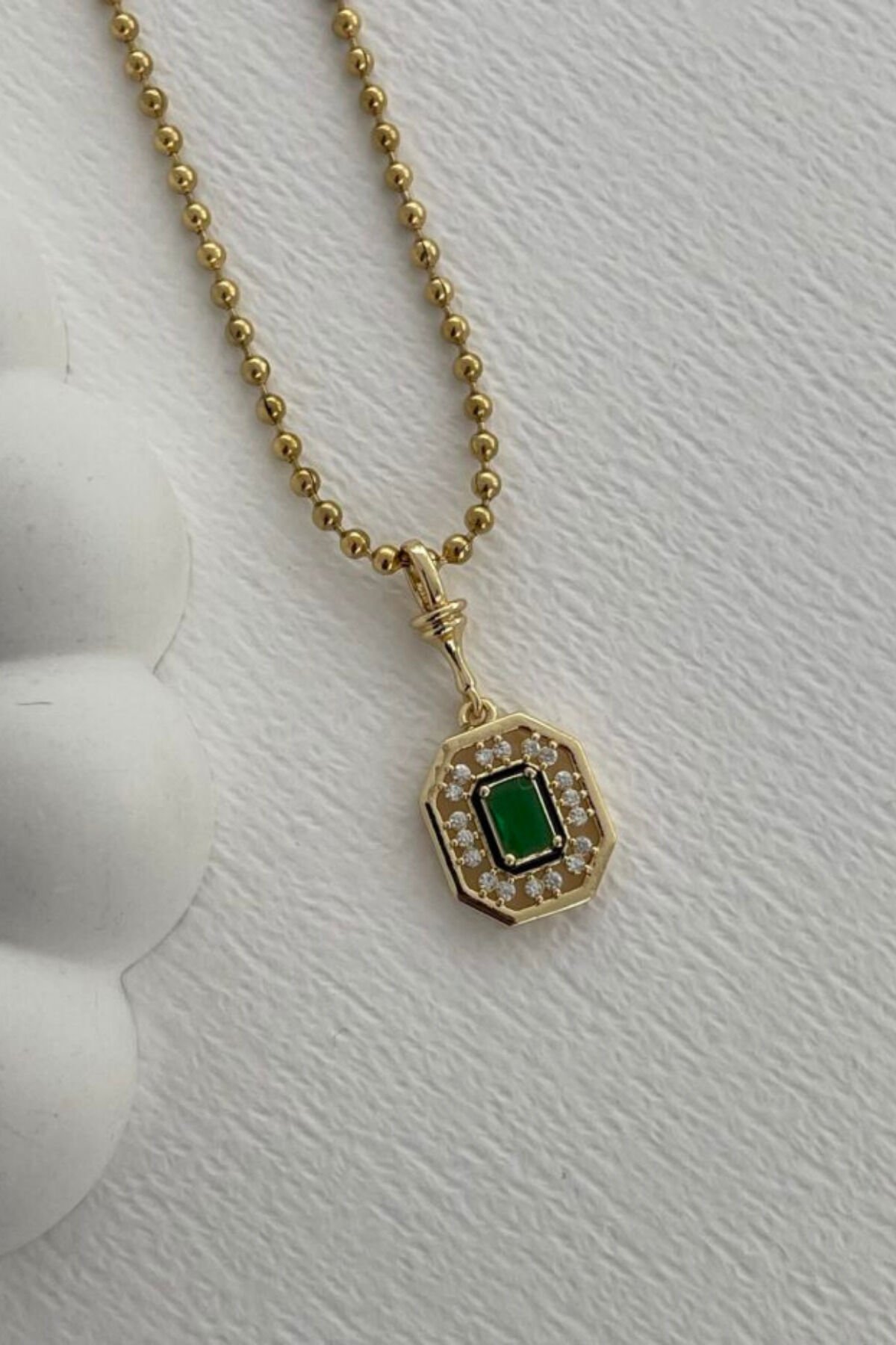 Premium Seri Renk Atmaz Yeşil Baget Taşlı Kare Tasarım Kadın Çelik Kolye