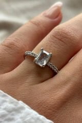 Lustre Klasik Baget Kesim Taşlı Sıra Bant Tek Taş Ayarlanabilir Kadın Yüzük