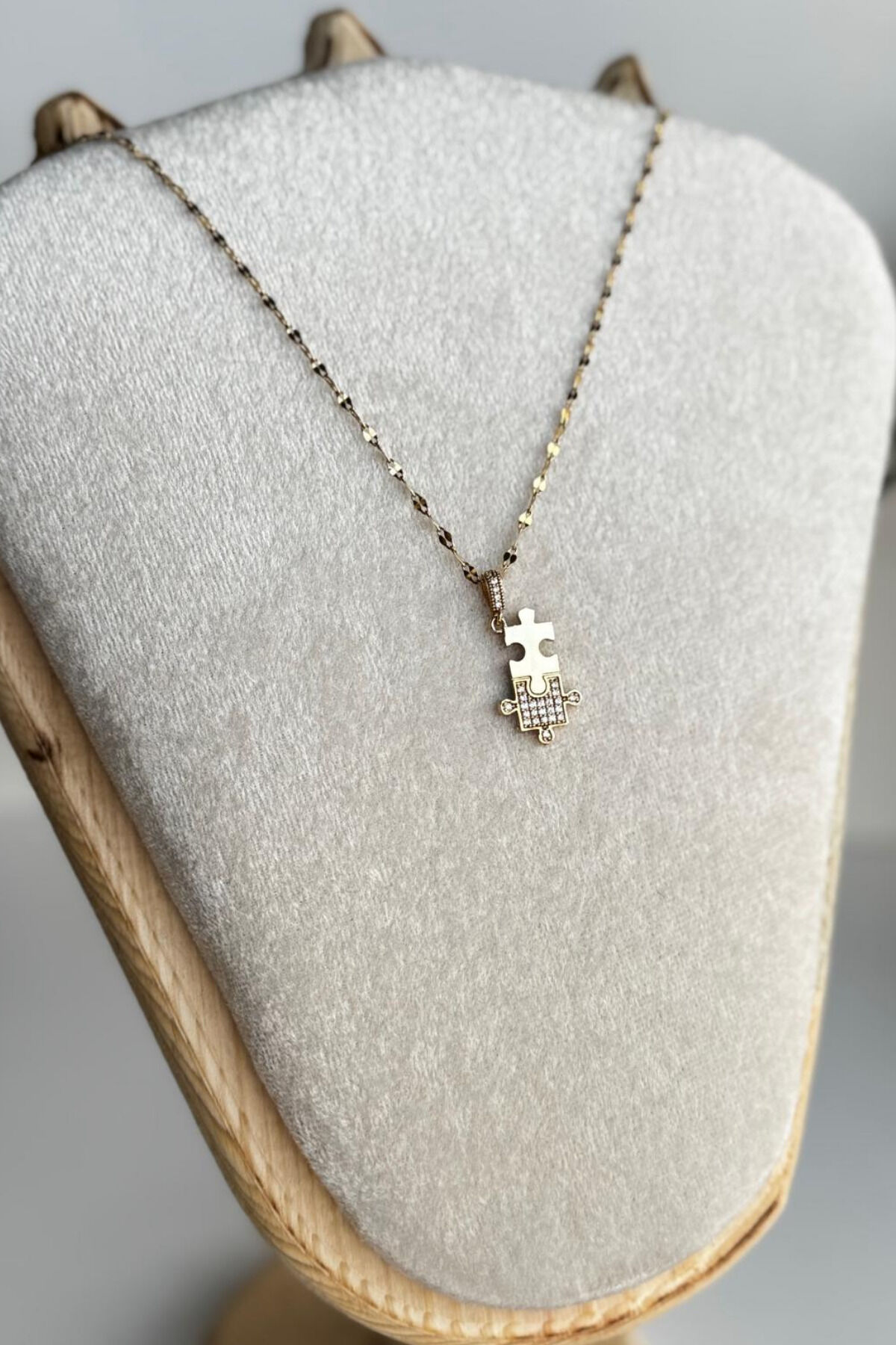 Zarif Zirkon Taşlı Puzzle Tasarım Renk Atmaz Kararmaz Kadın Çelik Kolye