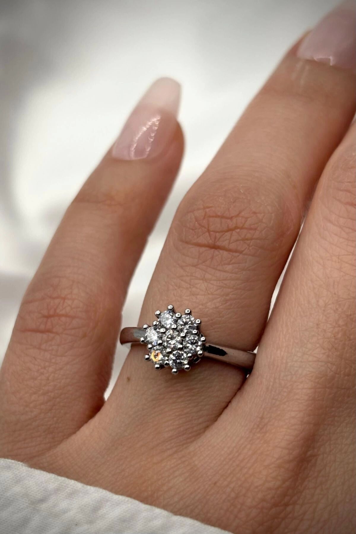 Premium Seri Çiçek Buketi Tasarım Çoklu Minimal Zirkon Taşlı Tek Taş Ayarlanabilir Kadın Çelik Yüzük