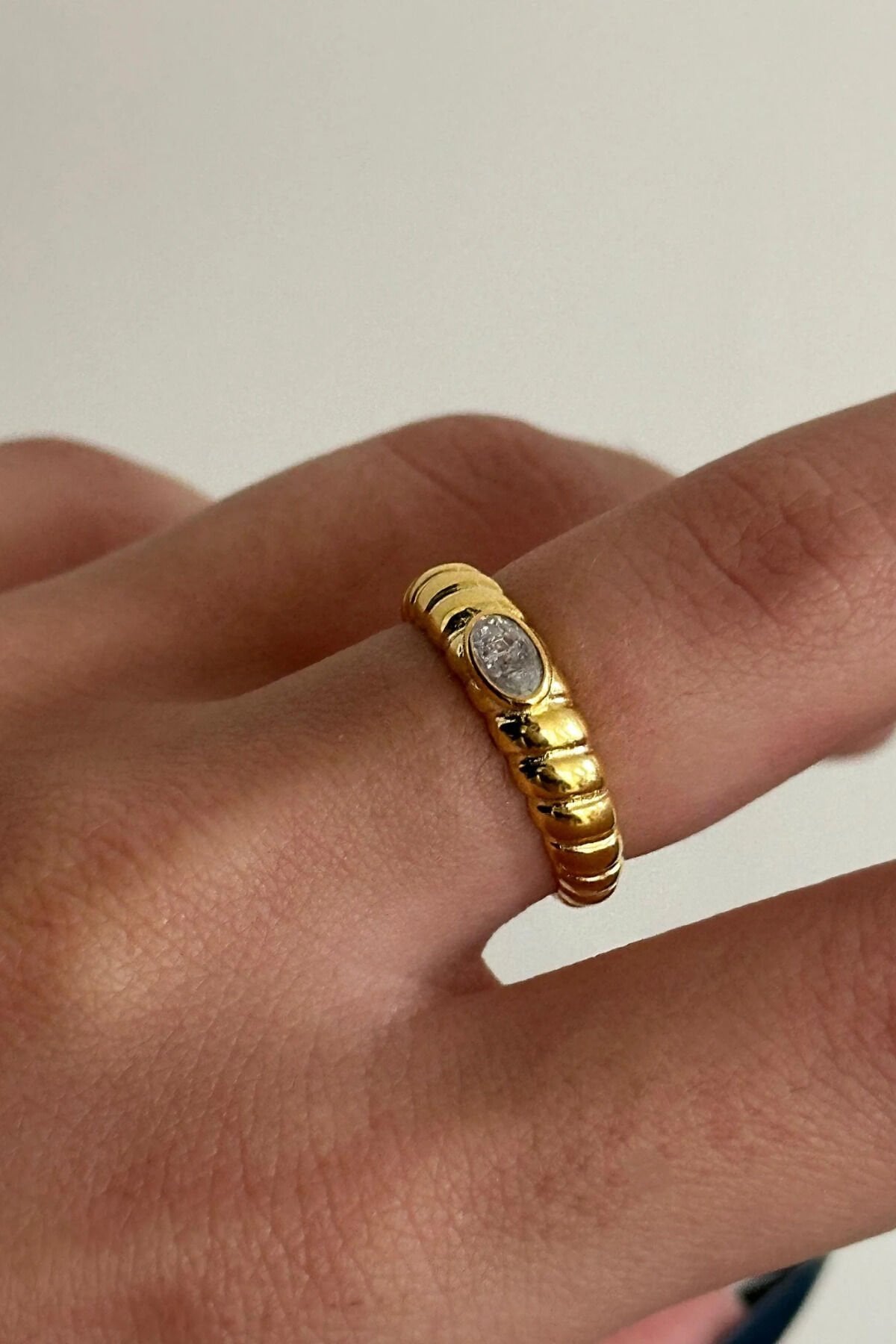 Burgulu Tek Taş Tasarım Ayarlanabilir Kadın Yüzük