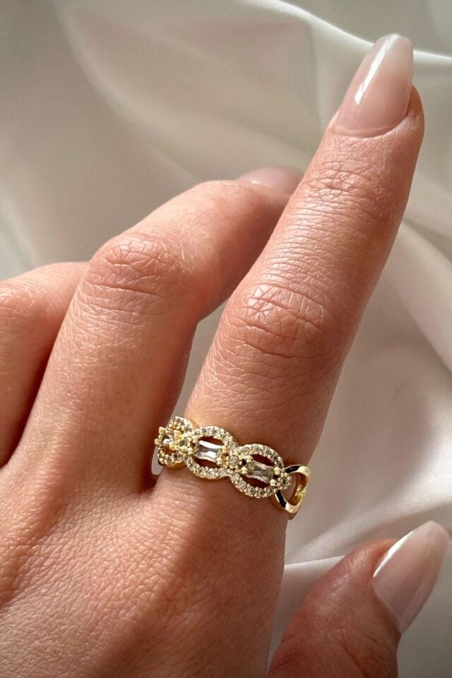 Oval Tasarım Zirkon Taşlı Kadın Yüzük Gold