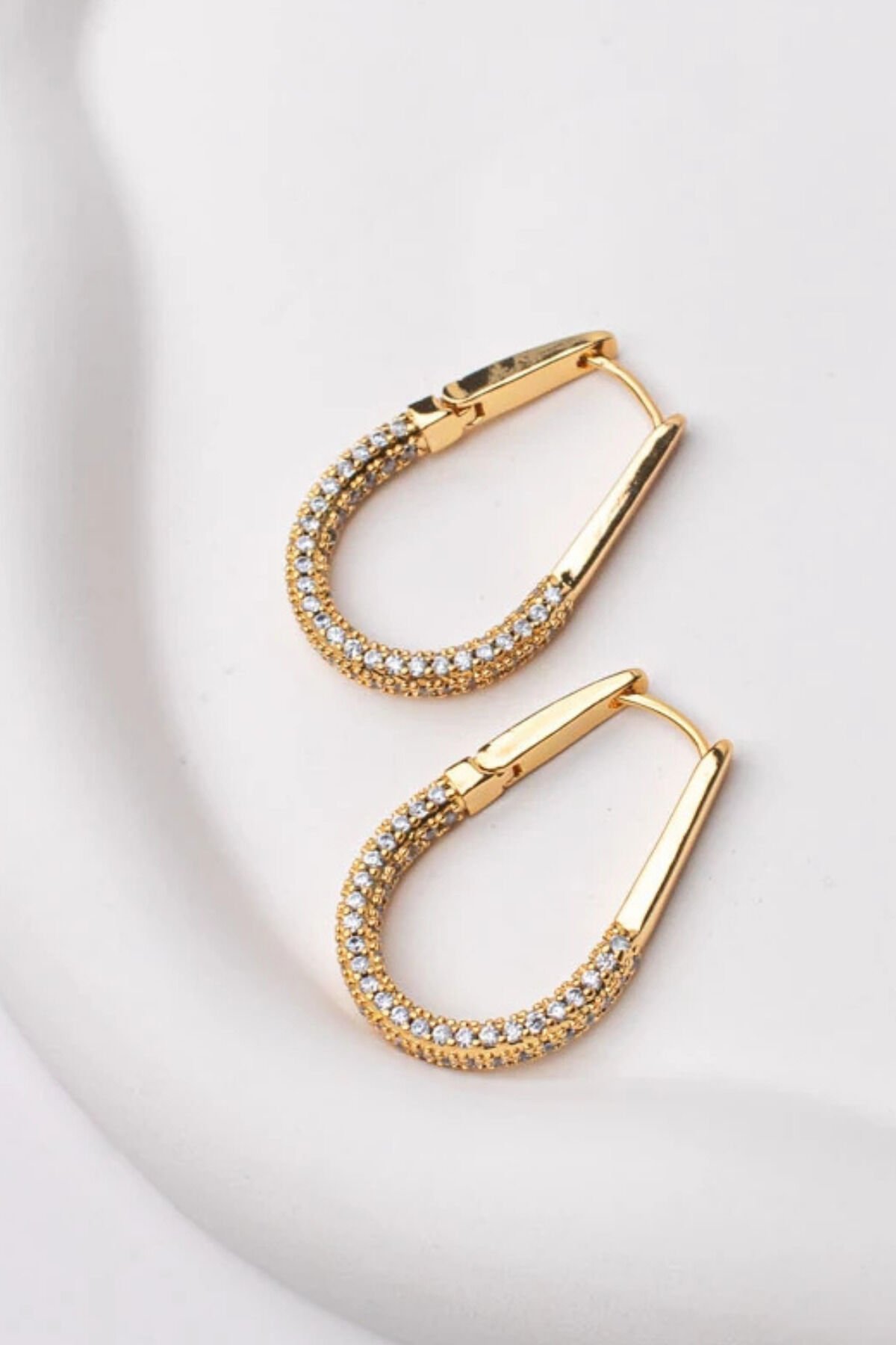 Yeni Sezon İki Renk Damla Model Sallantılı Zirkon Taşlı Kadın Halka Küpe