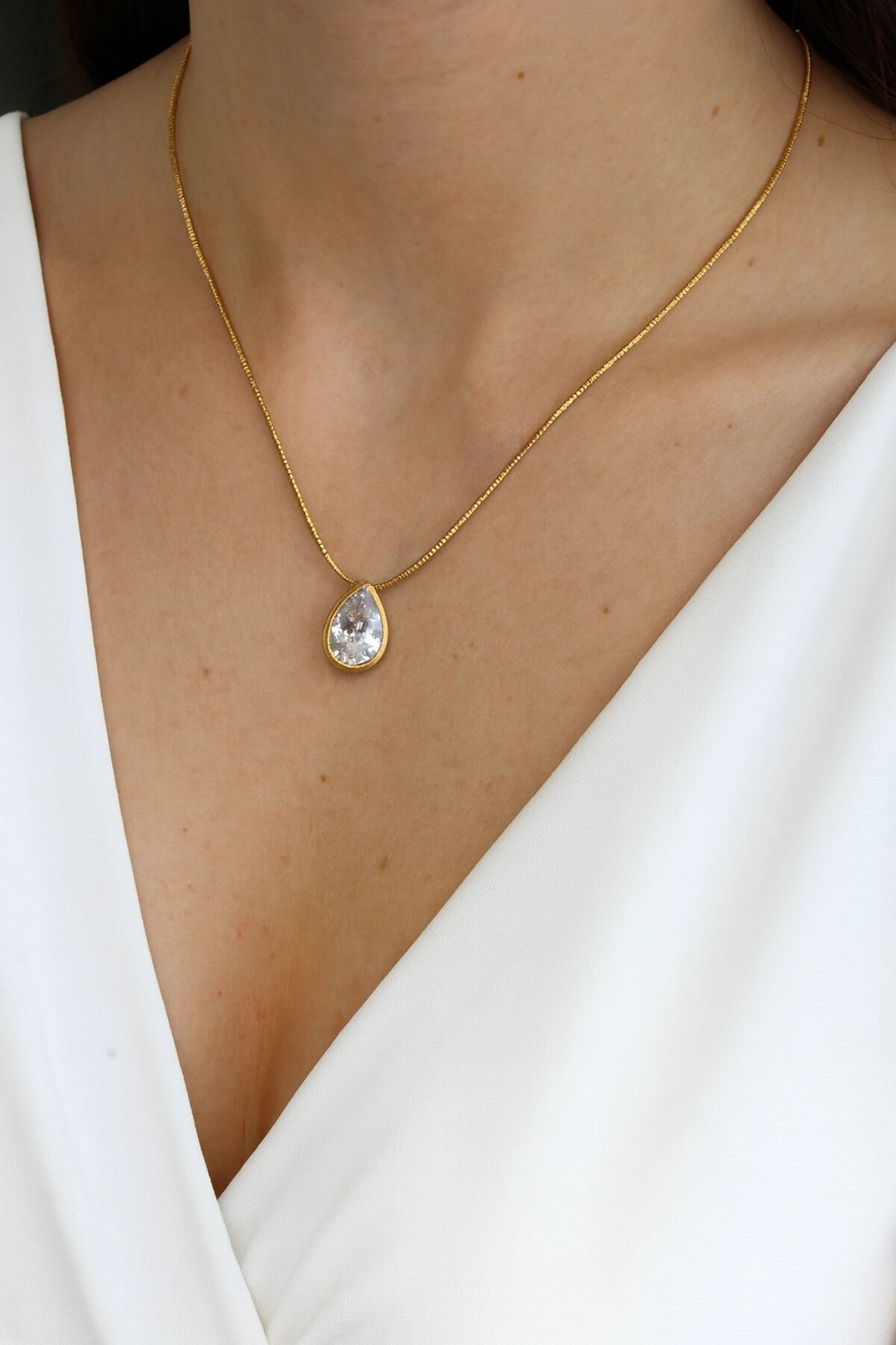 Premium Seri Zarif Damla Model Kadın Çelik Kolye