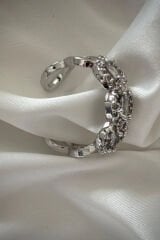 Oval Tasarım Zirkon Taşlı Kadın Yüzük