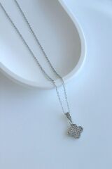 Zarif Zirkon Taşlı Yonca Tasarım Renk Atmaz Kararmaz Kadın Çelik Kolye