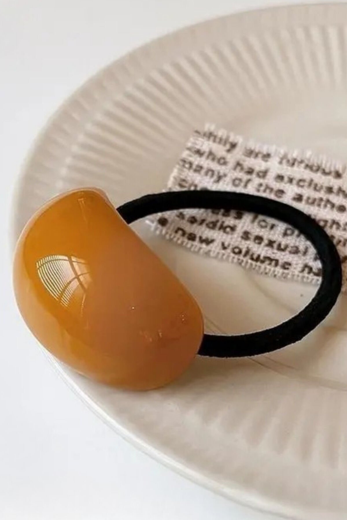 Kemik Tasarım Elma Dilim Kadın Lastik Toka