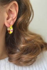 Mineli Renkli Çiçek Motifli Halka Tasarım Kararmaz Renk Atmaz Kadın Çelik Küpe