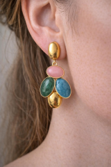 Mineli Renkli Sallantılı Çoklu Yaprak Motifli Tasarım Kararmaz Renk Atmaz Kadın Çelik Küpe