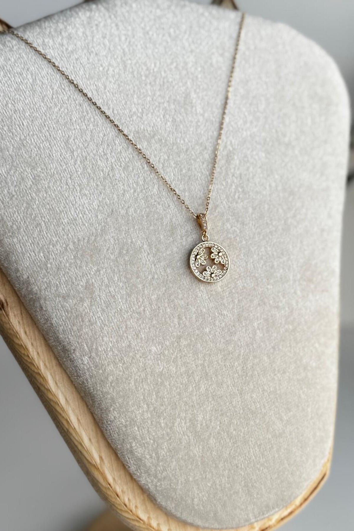 Zarif Zirkon Taşlı Oval Çiçek Tasarım Renk Atmaz Kararmaz Kadın Çelik Kolye