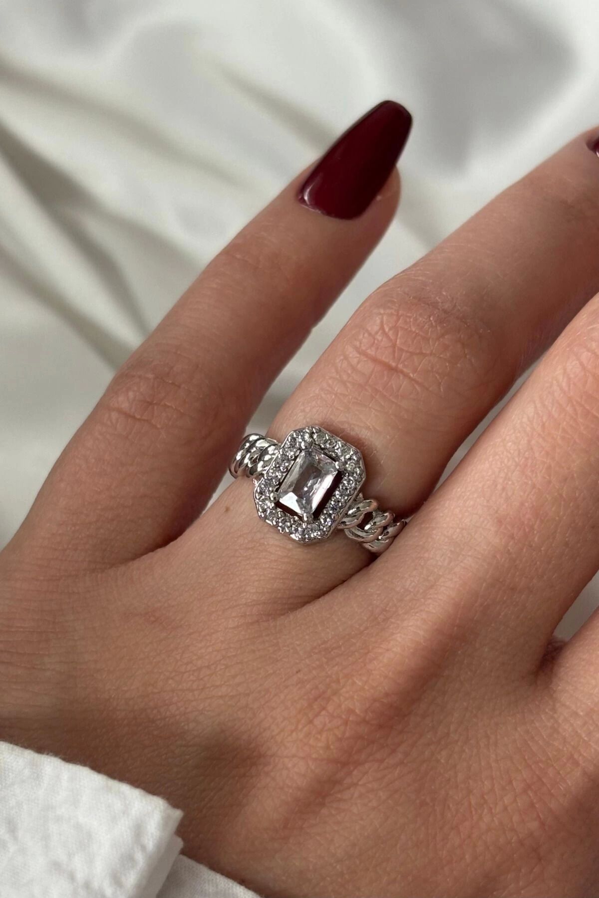 Yeni Sezon Tek Taş Tasarım Kadın Yüzük