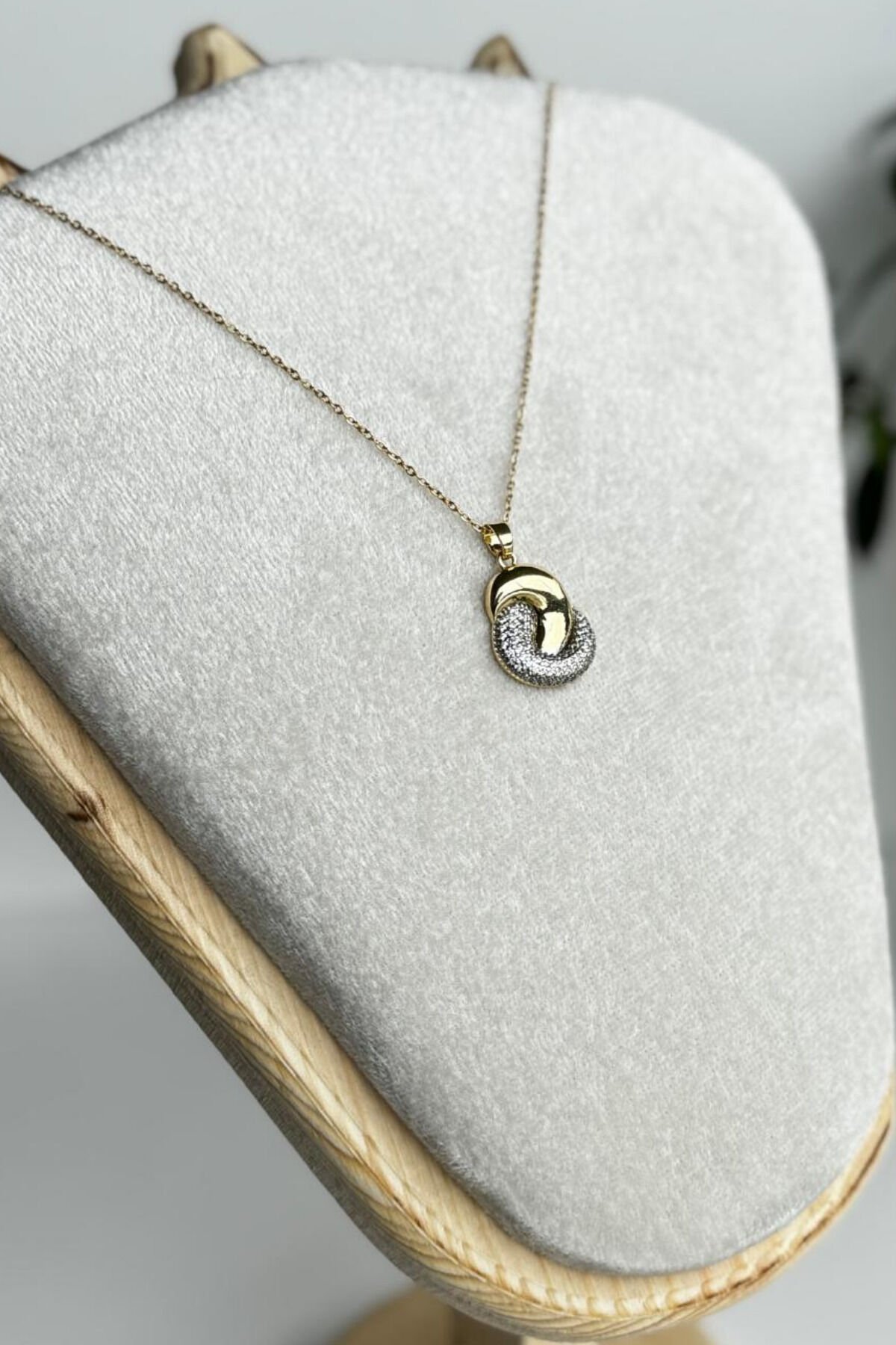 Zarif Zirkon Taşlı Tasarım Gold Gümüş Renk Atmaz Kararmaz Kadın Çelik Kolye