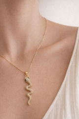 Zirkon Taşlı Zümrüt Gözlü Yılan Tasarım Renk Atmaz Kararmaz Kadın Çelik Kolye