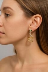 Zümrüt Zirkon Taşlı Yılan Tasarım Kadın Sallantılı Çelik Küpe