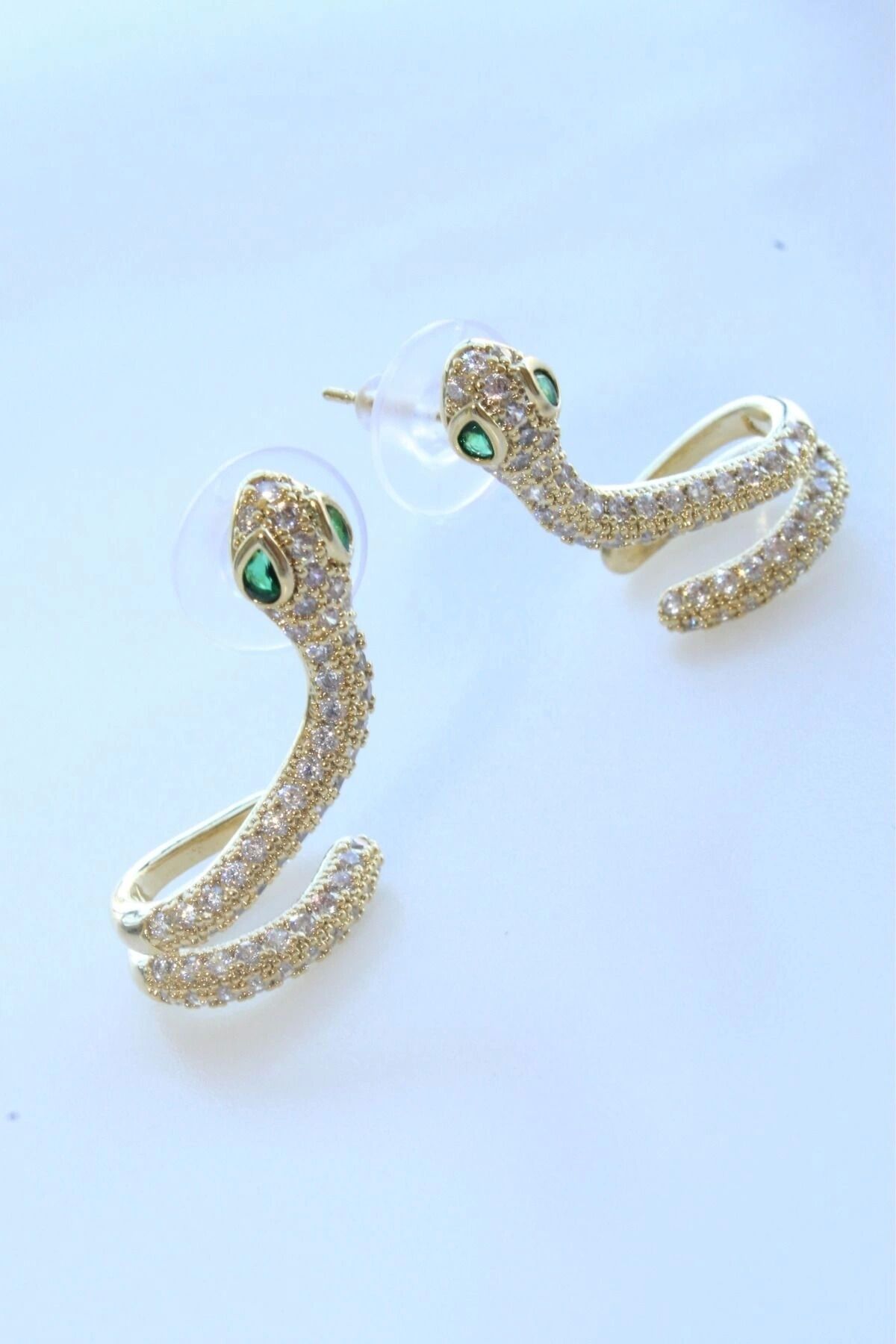 Zümrüt Zirkon Taşlı Yılan Tasarım Kadın Sallantılı Çelik Küpe