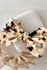 Çok Renkli Tasarım Lastikli Tül Detaylı Fiyonk Toka