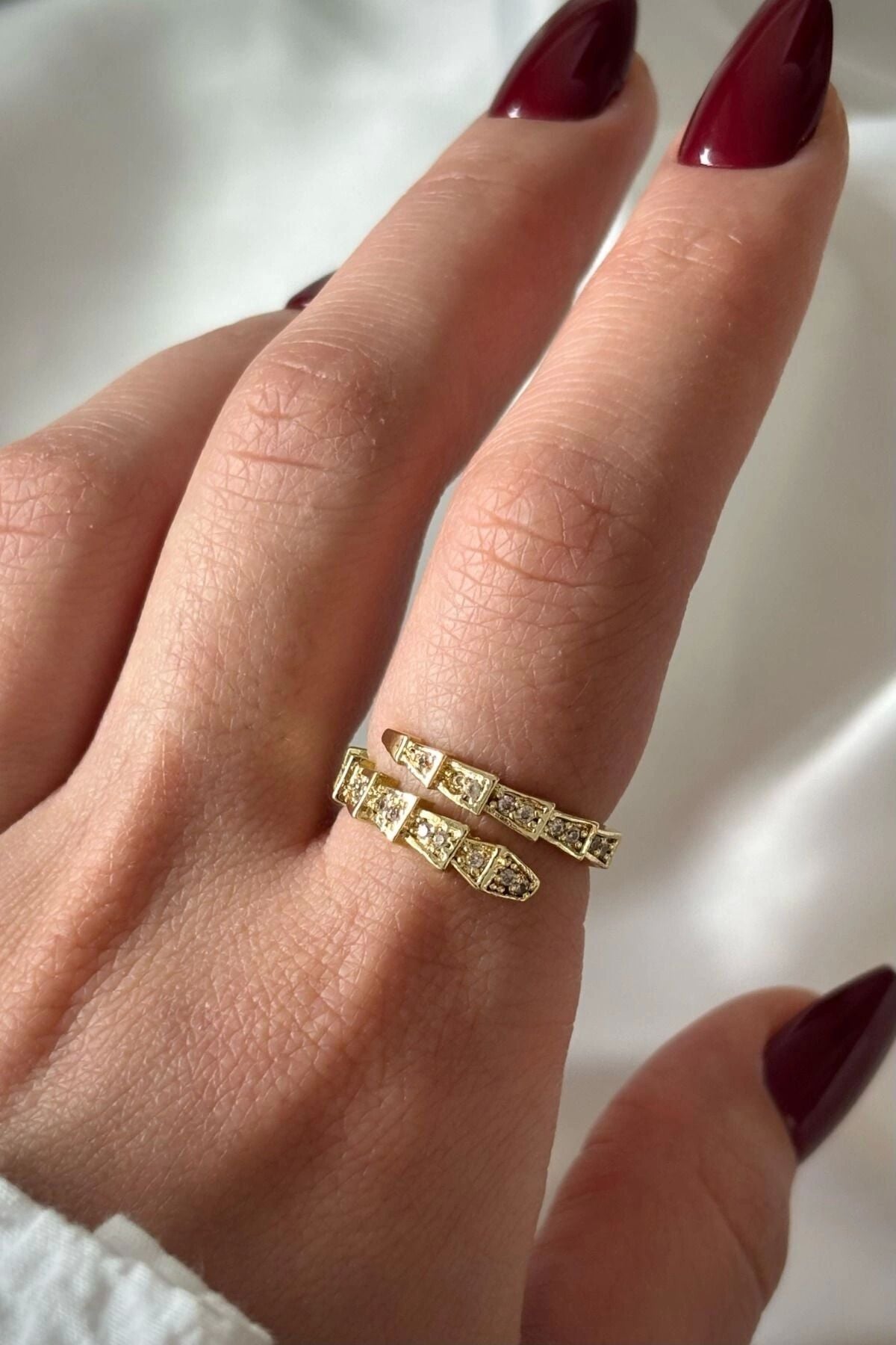 Premium Seri Famed Ünlü Marka Model Zirkon Taşlı Yılan Tasarım Ayarlanabilir Kadın Çelik Yüzük Gold