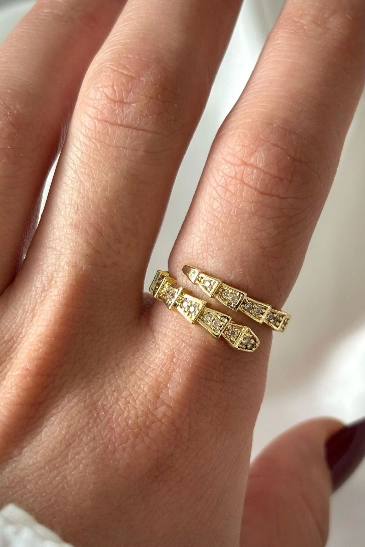 Premium Seri Famed Ünlü Marka Model Zirkon Taşlı Yılan Tasarım Ayarlanabilir Kadın Çelik Yüzük Gold