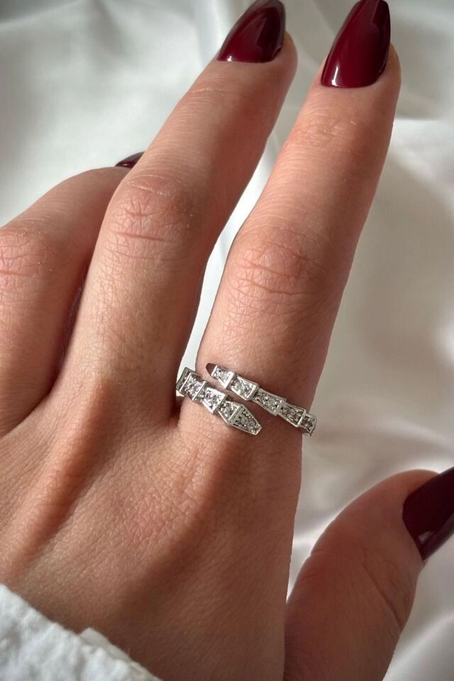 Premium Seri Famed Ünlü Marka Model Zirkon Taşlı Yılan Tasarım Ayarlanabilir Kadın Çelik Yüzük Gümüş
