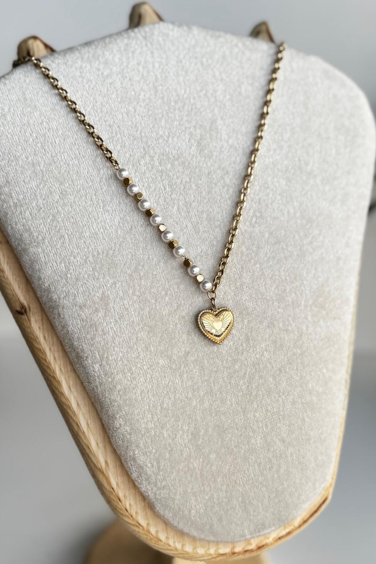 Exclusive Seri Kalp Uçlu İncili Kare Toplu Zincirli Model Kadın Çelik Kolye