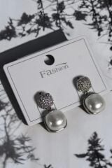 Yeni Sezon Kare İnci Model Zirkon Taşlı Çivi Kadın Küpe