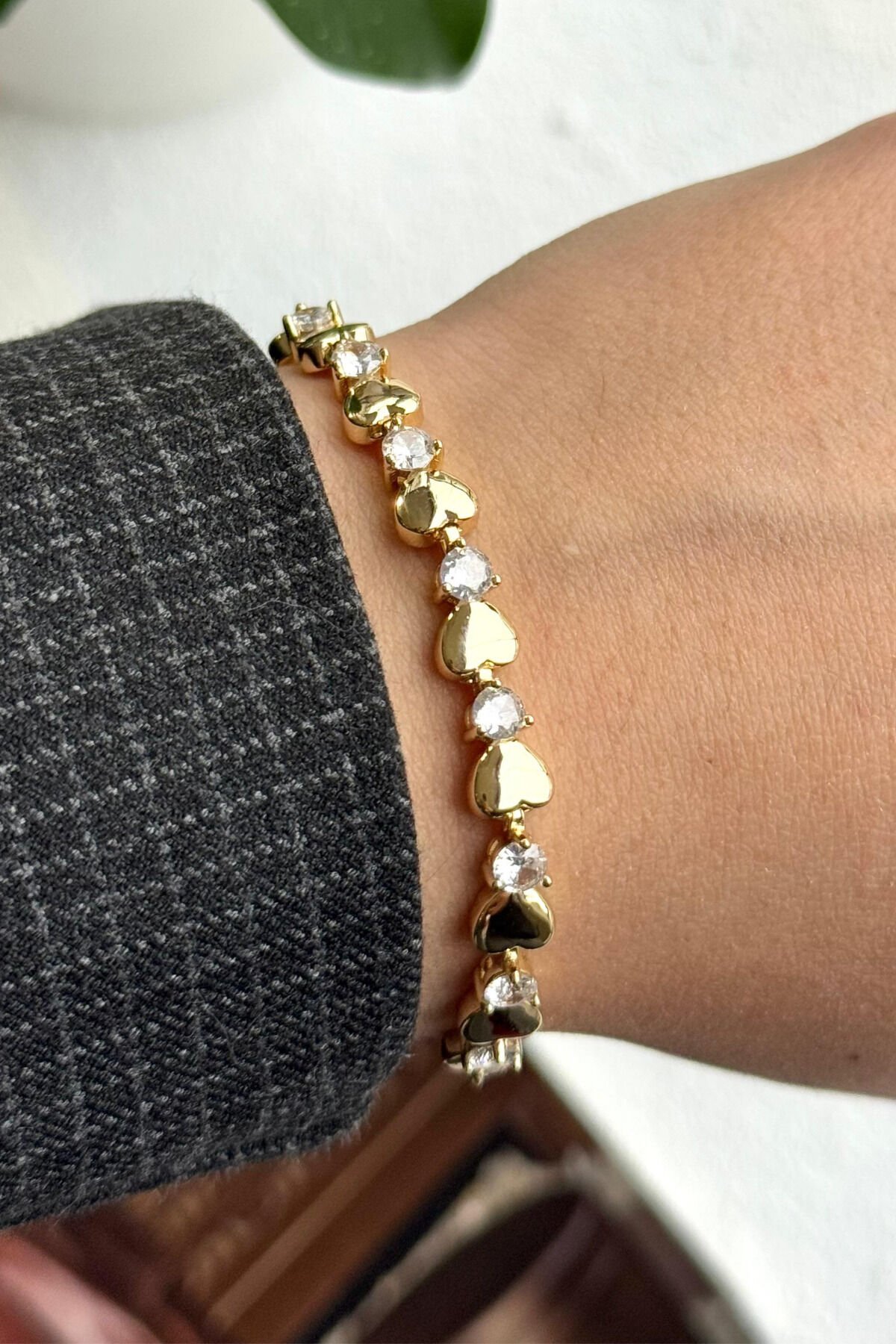 Premium Seri Zirkon Taşlı Kalpli Full Tasarım Kadın Çelik Bileklik Kelepçe