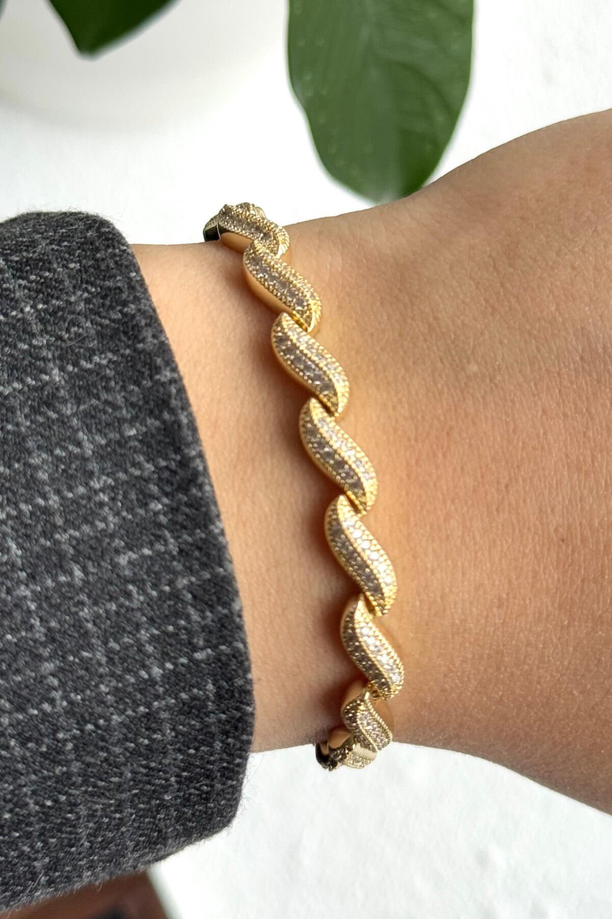 Premium Seri Yaprak Tasarım Full Zirkon Taşlı Ayarlanabilir Kadın Çelik Bileklik Kelepçe