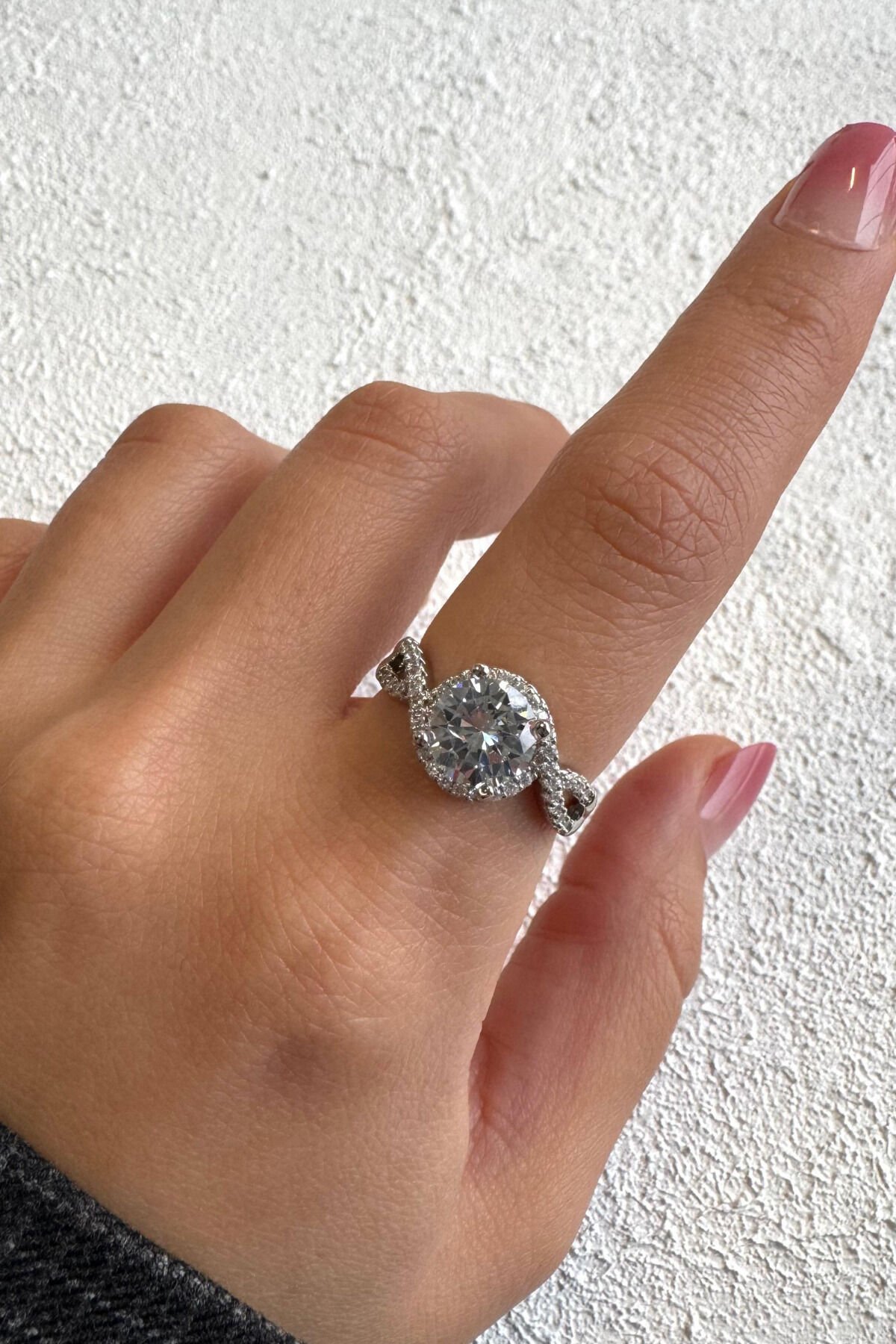 Özel Seri Elpis Yarım Tur Taşlı Tek Taş Tasarım Ayarlanabilir Kadın Çelik Yüzük