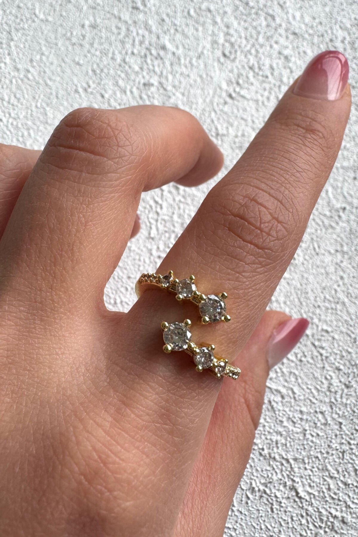 Zarif Zirkon Taşlı Sarmal Tasarım Ayarlanabilir Kadın Yüzük