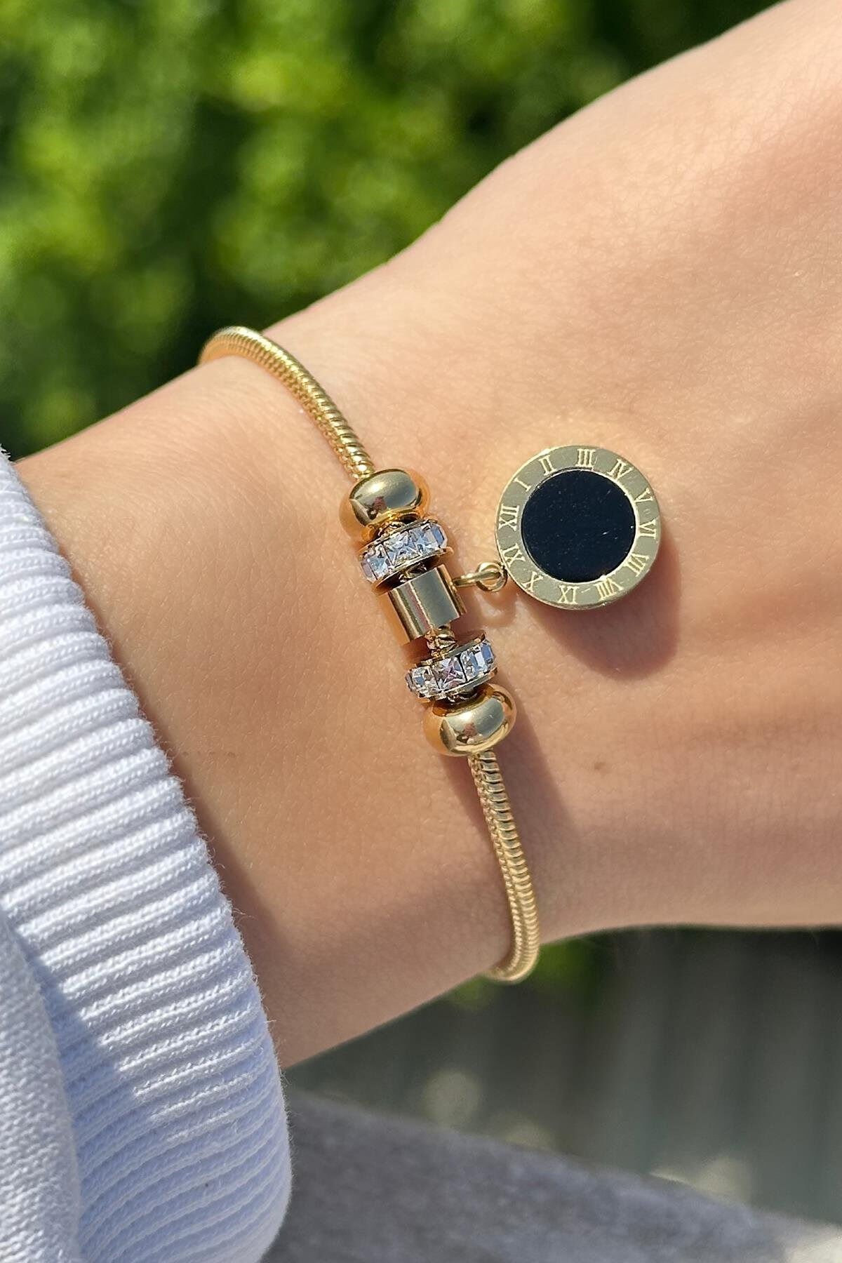 Özel Seri Siyah Romen Charmlı Kadın Çelik Bileklik Kelepçe